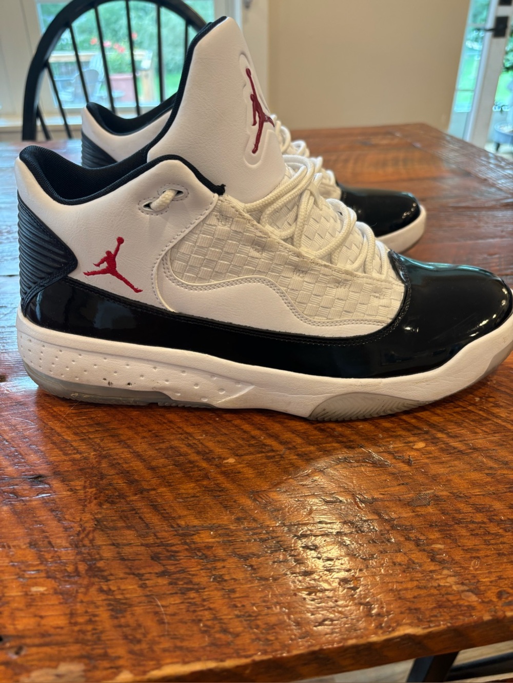 Nike Men’s White/Black/Red Mid-Top Basketball Shoes size 13
